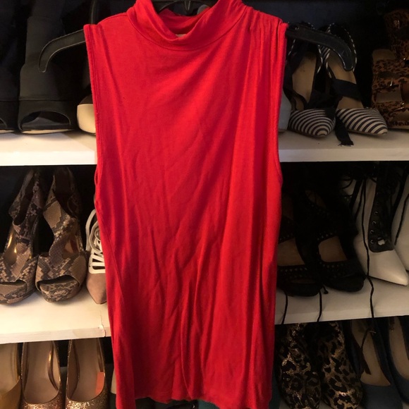 Simple S sleeveless red top - Picture 1 of 3